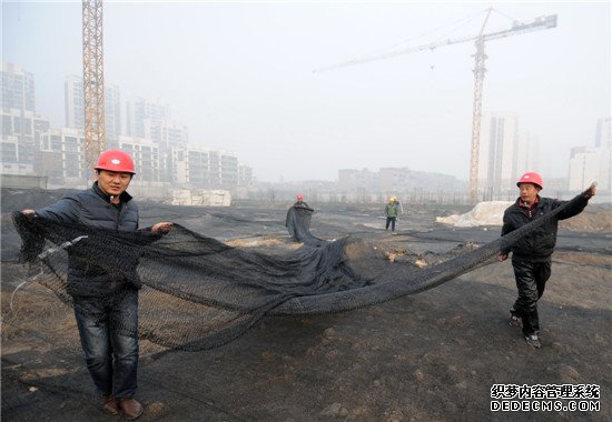 河北霾红色预警 各地全力应对